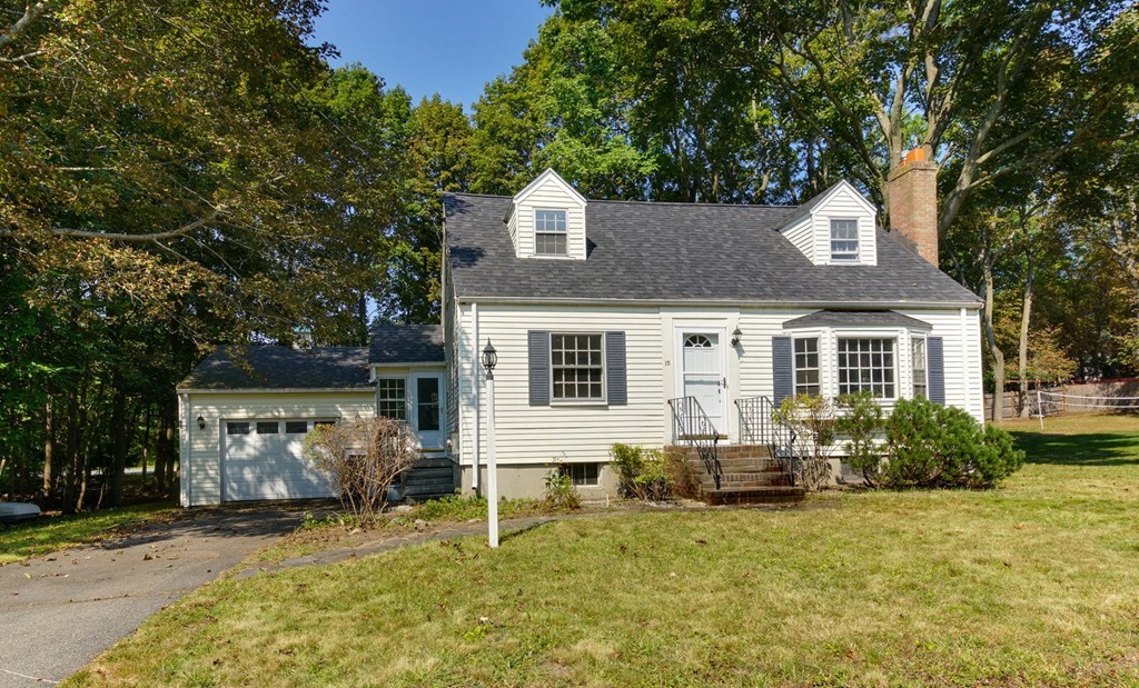 15 Foster Road Bedford, MA 01730 - Photo 1 of 24 Gallery Image 1