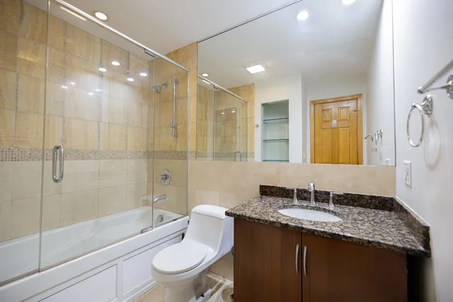 $1,900 | 1650 Mill Street, Unit 206, Des Plaines, IL 60016