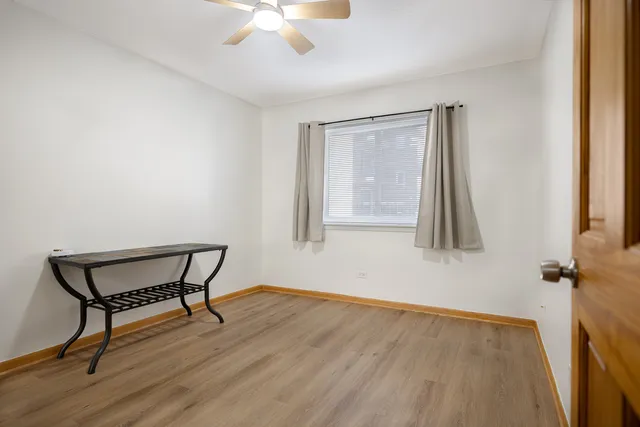 $1,900 | 1650 Mill Street, Unit 206, Des Plaines, IL 60016