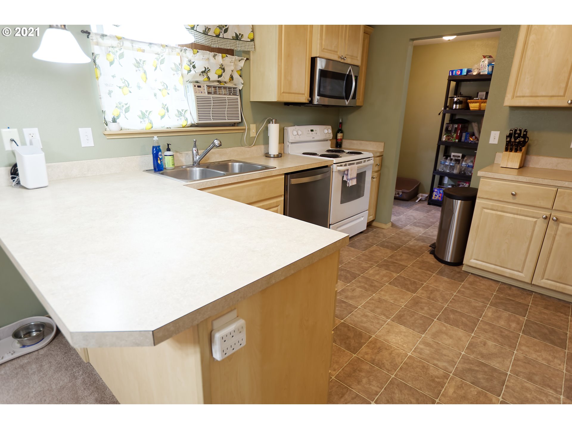 32899 Northwest Peak Road Scappoose, OR 97056 - Photo 9 of 32 Gallery Image 9