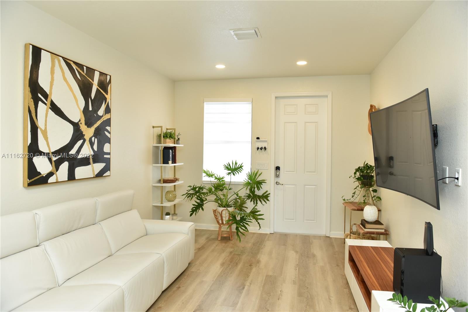 Hialeah Hialeah, FL 33018 - Photo 4 of 60