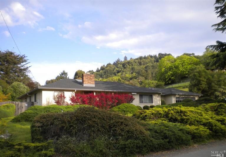 17 Circle Road San Rafael, CA 94903 - Photo 1 of 1 a front view of house with yard and green space
