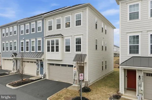 $969,000 | 10237 Travilah Grove Circle, Rockville, MD 20850