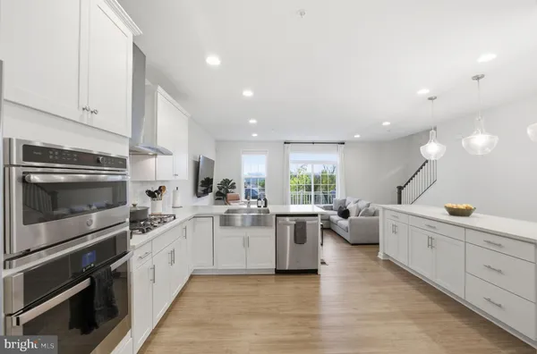 $969,000 | 10237 Travilah Grove Circle, Rockville, MD 20850