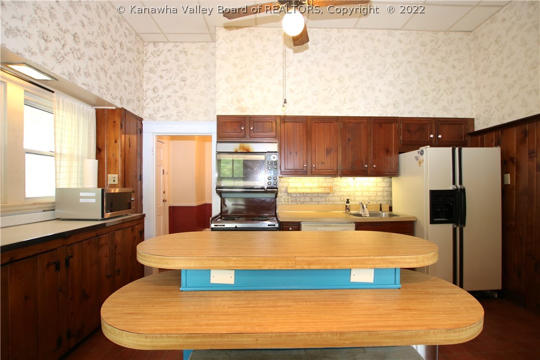 1130 Spruce Road Charleston, WV 25314 - Photo 9 of 32 Gallery Image 9
