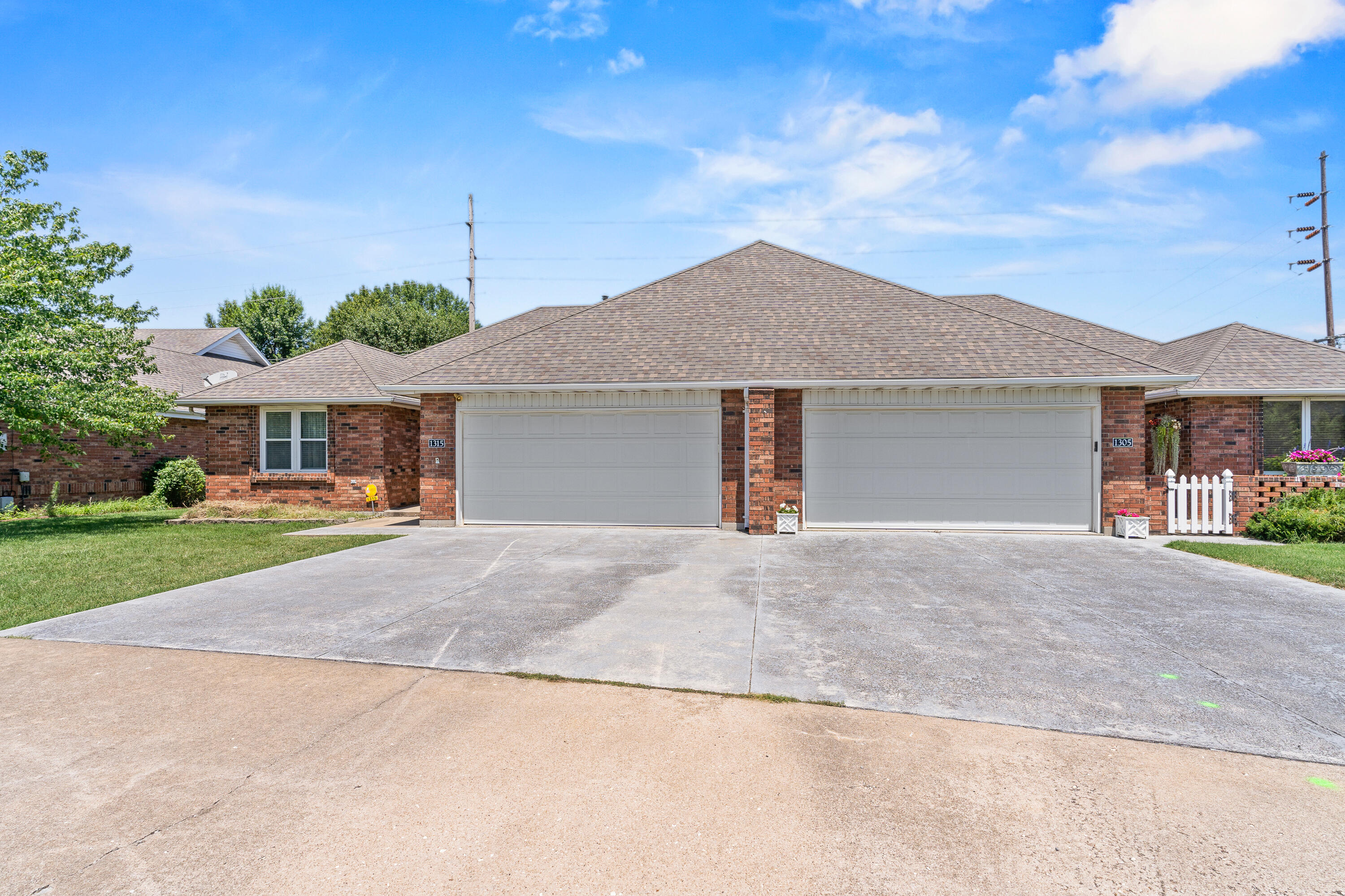 1315 West Edgewood Street Springfield, MO 65807 - Photo 1 of 1 1315 W Edgewood-1