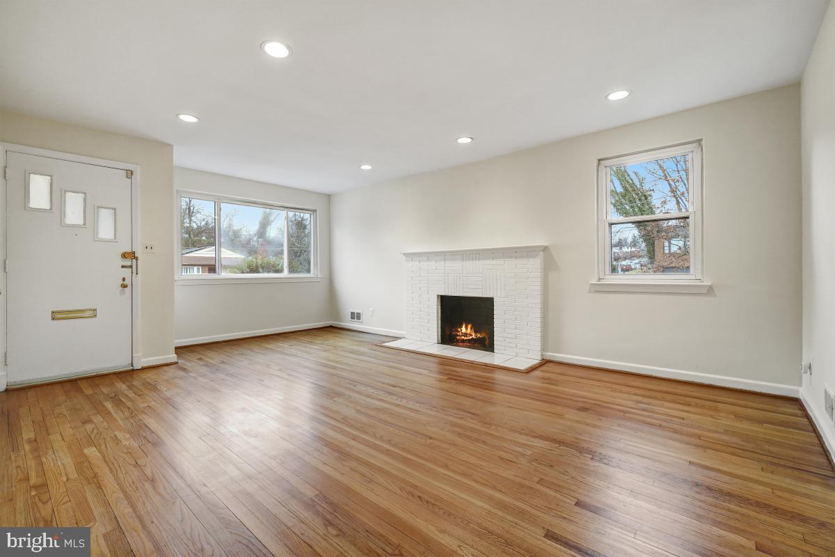 2300 Westview Drive Silver Spring, MD 20910 - Photo 8 of 38