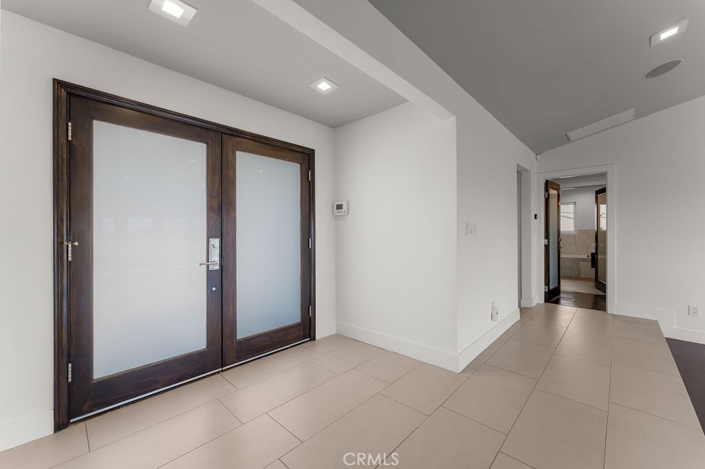 900 Cavanagh Road Glendale, CA 91207 - Photo 8 of 75 Gallery Image 8