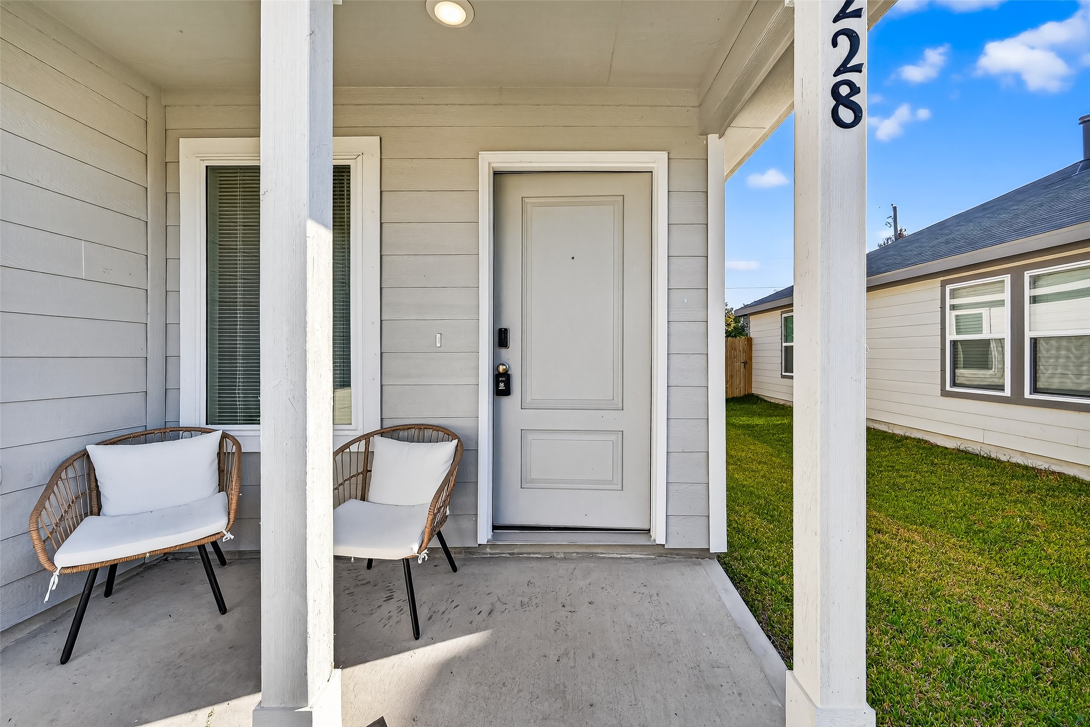 228 Laura Leigh Lane Angleton, TX 77515 - Photo 6 of 37