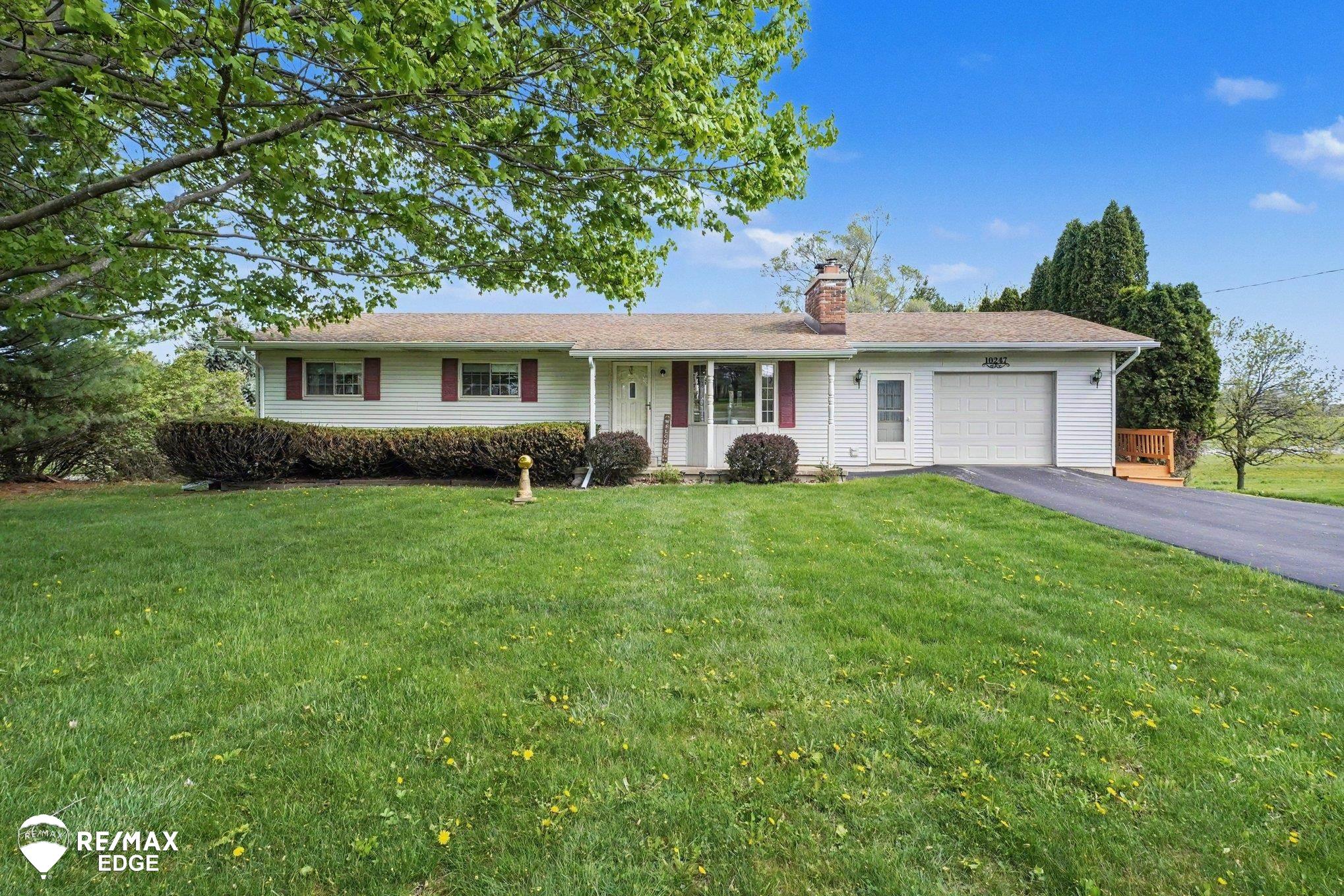 10247 East Coldwater Road Davison, MI 48423 - Photo 1 of 32