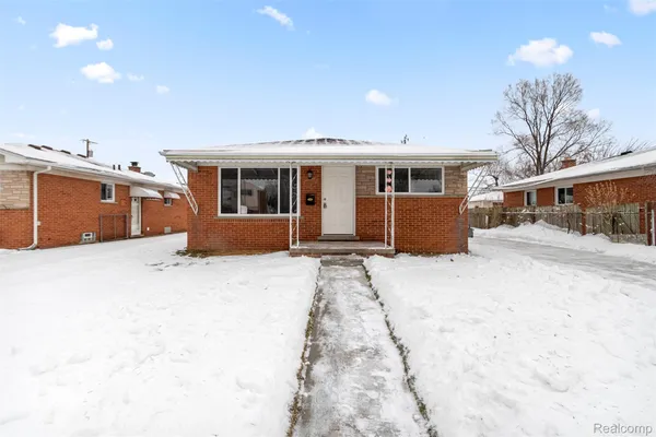$227,700 | 8932 Wormer Avenue, Redford, MI 48239