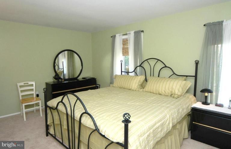 1913 Greenberry Road Baltimore, MD 21209 - Photo 17 of 30 Master Bedroom