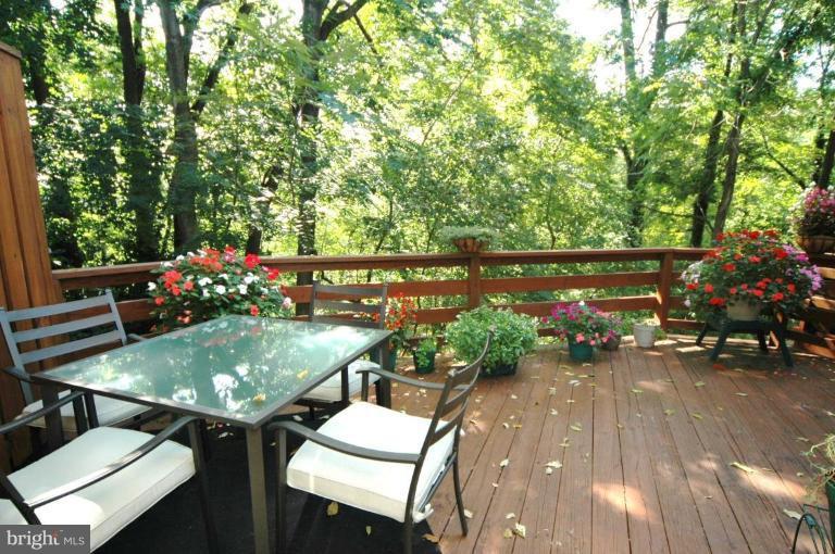 1913 Greenberry Road Baltimore, MD 21209 - Photo 3 of 30 Deck
