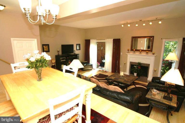 1913 Greenberry Road Baltimore, MD 21209 - Photo 7 of 30 Dining Room #2