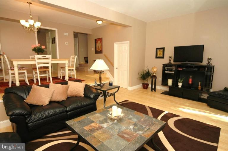 1913 Greenberry Road Baltimore, MD 21209 - Photo 10 of 30 Living Room #3
