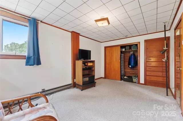 a view of a livingroom with furniture