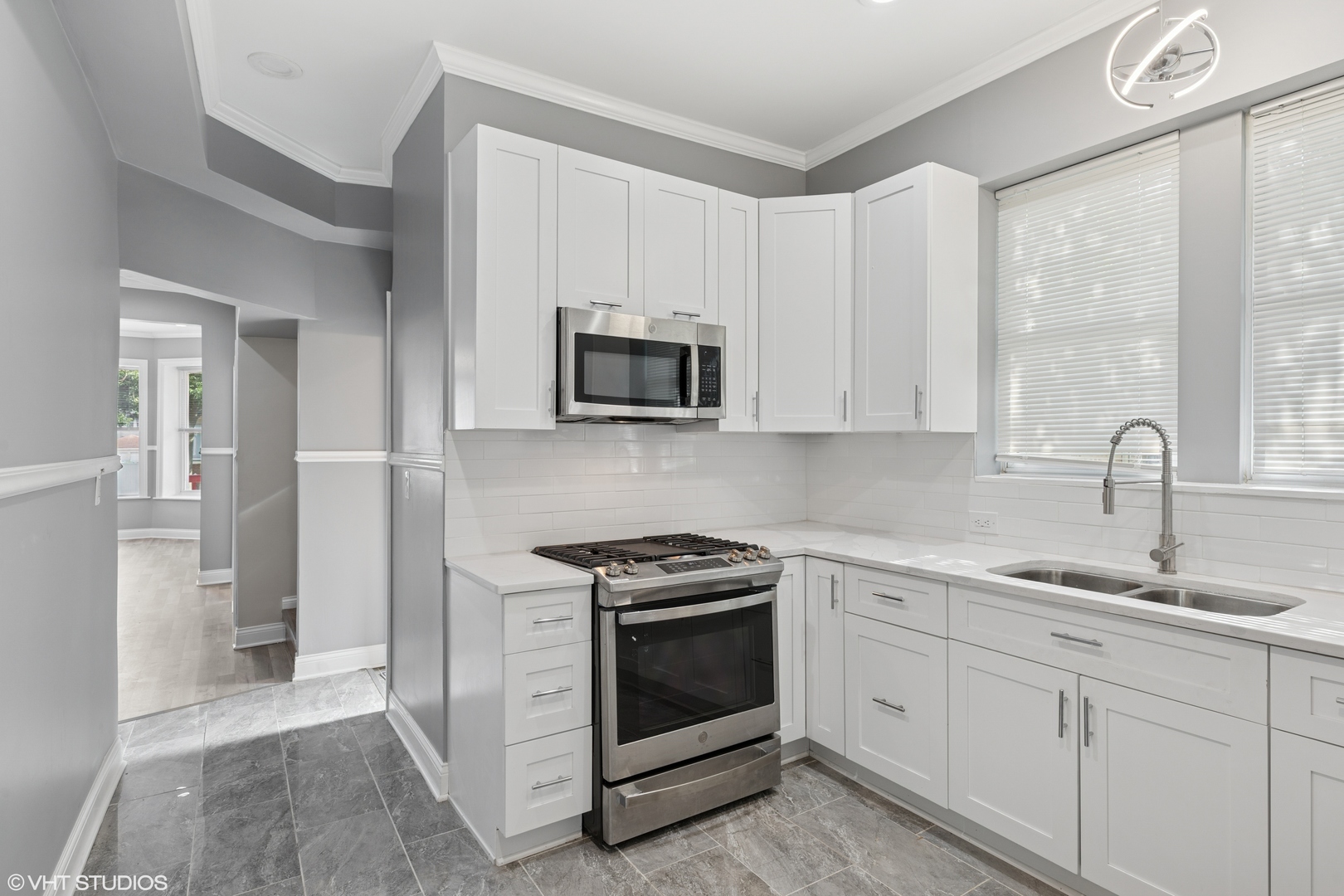 642 East 90th Street Chicago, IL 60619 - Photo 4 of 25