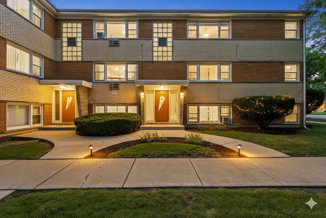 $1,450 | 3954 North Pioneer Avenue, Unit 2S, Chicago, IL 60634