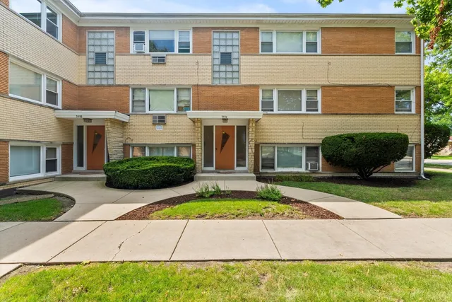 $1,500 | 3954 North Pioneer Avenue, Unit 2S, Chicago, IL 60634