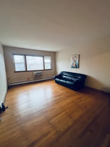 $1,500 | 3954 North Pioneer Avenue, Unit 2S, Chicago, IL 60634