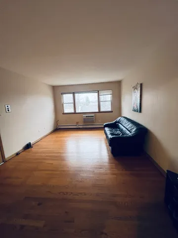 $1,500 | 3954 North Pioneer Avenue, Unit 2S, Chicago, IL 60634