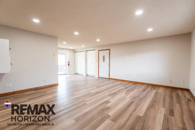 $395,000 | 41 Lakeview Drive, Douglas, WY 82633