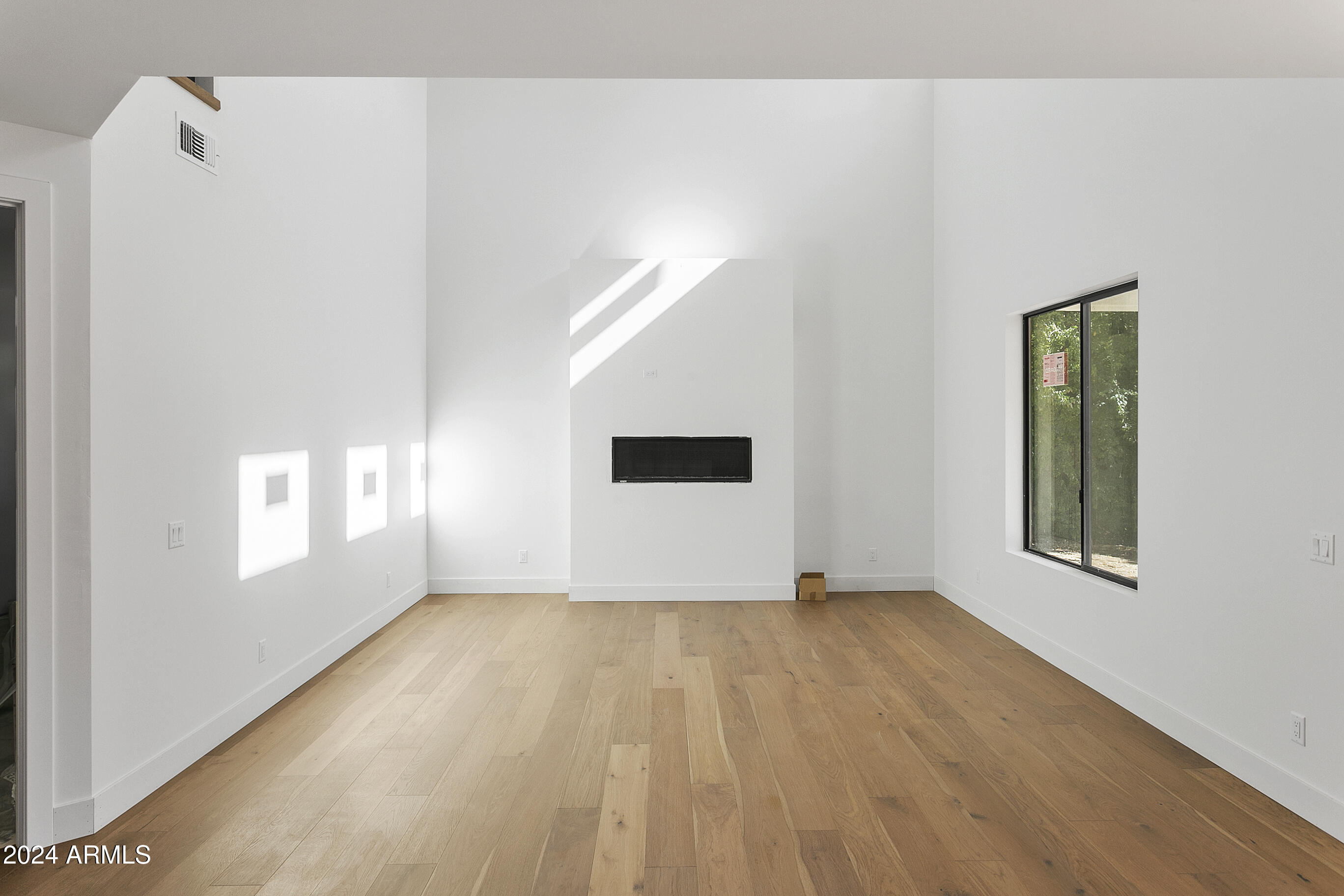 1331 West State Avenue Phoenix, AZ 85021 - Photo 13 of 39 FAMILY ROOM