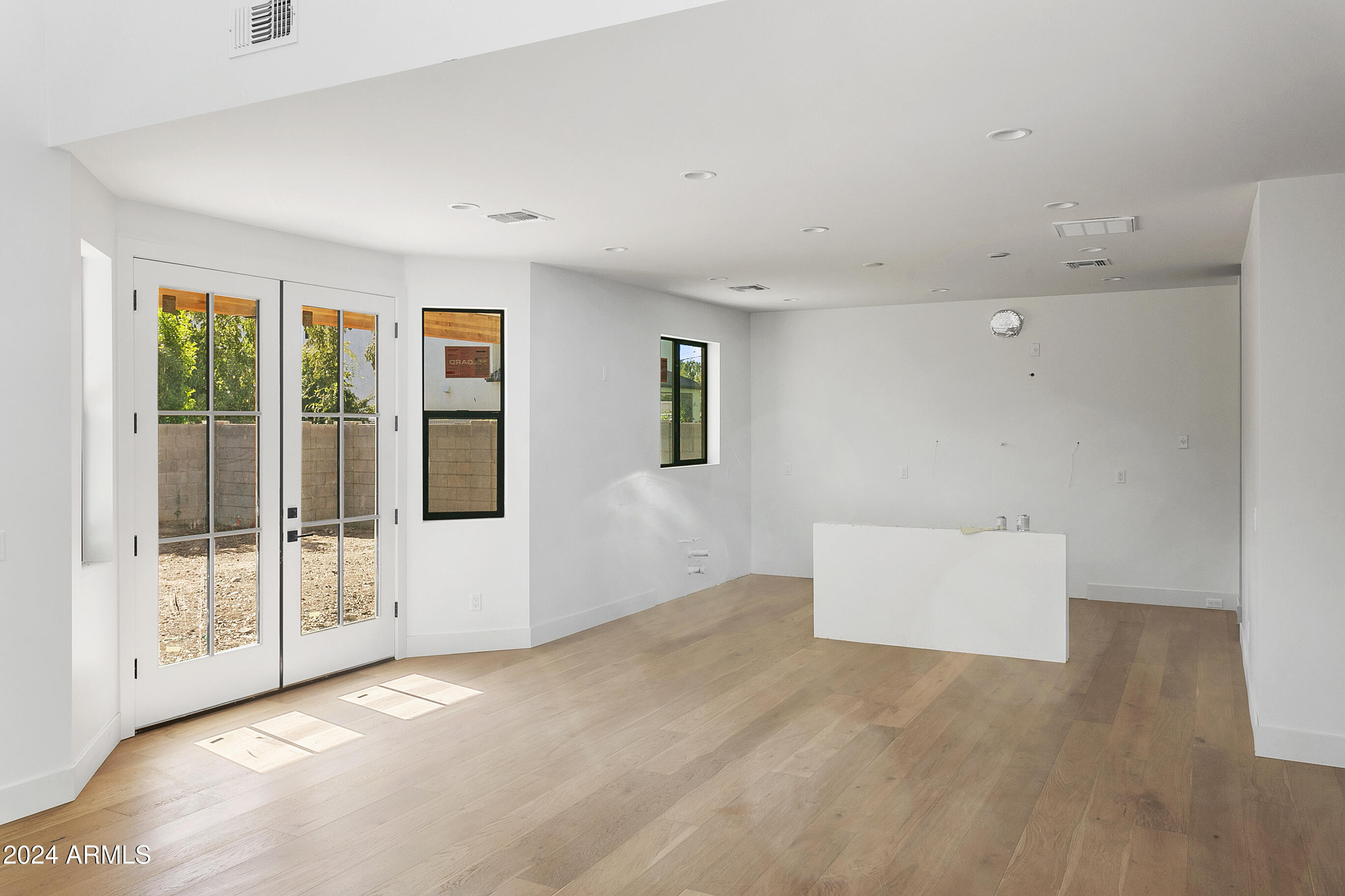 1331 West State Avenue Phoenix, AZ 85021 - Photo 14 of 39 KITCHEN AND EATING AREA