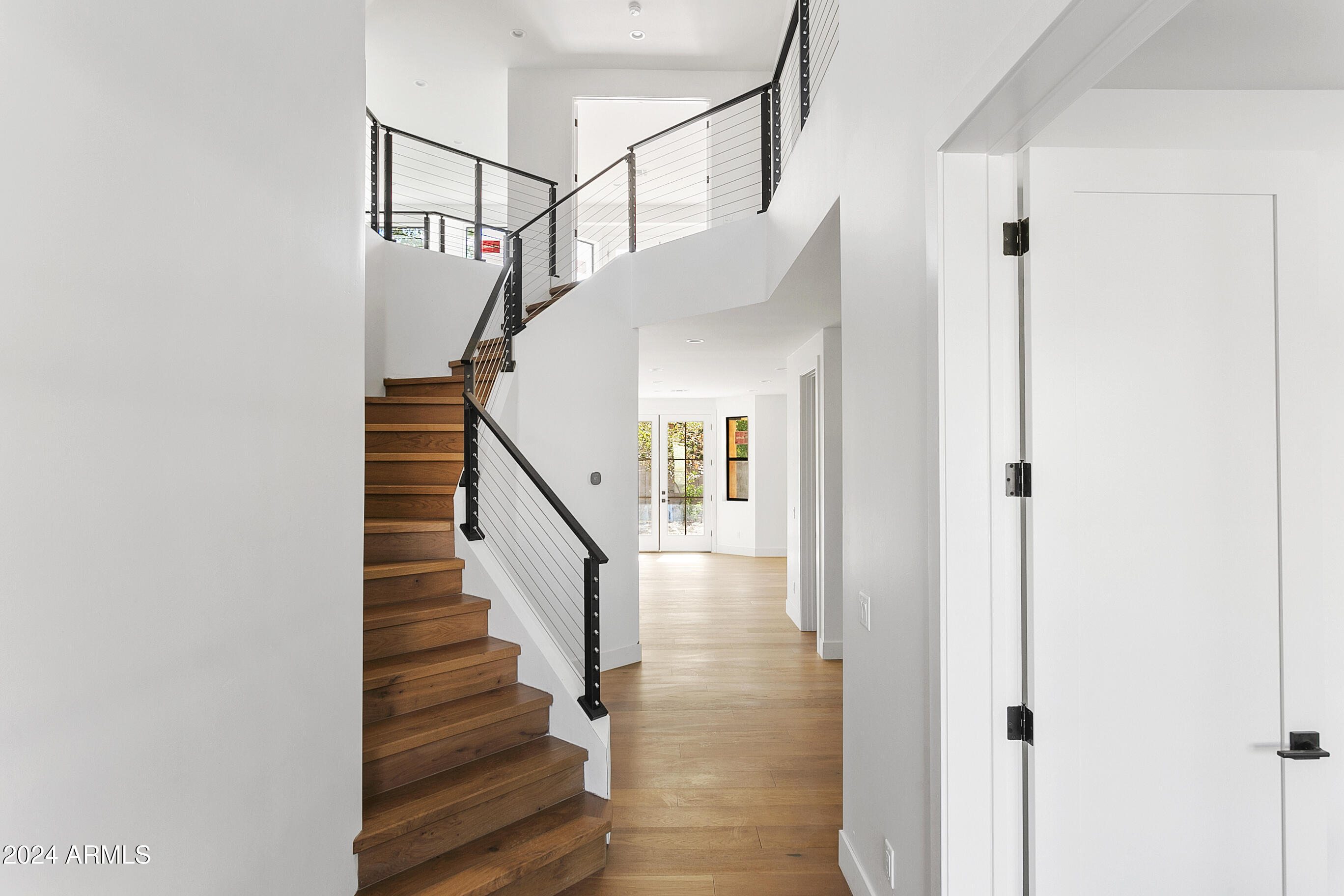 1331 West State Avenue Phoenix, AZ 85021 - Photo 20 of 39 STAIRCASE