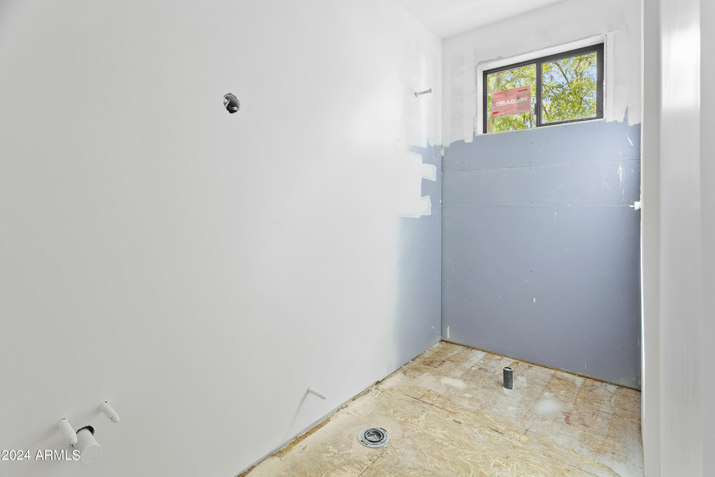 1331 West State Avenue Phoenix, AZ 85021 - Photo 22 of 39 BEDROOM 2 ENSUITE