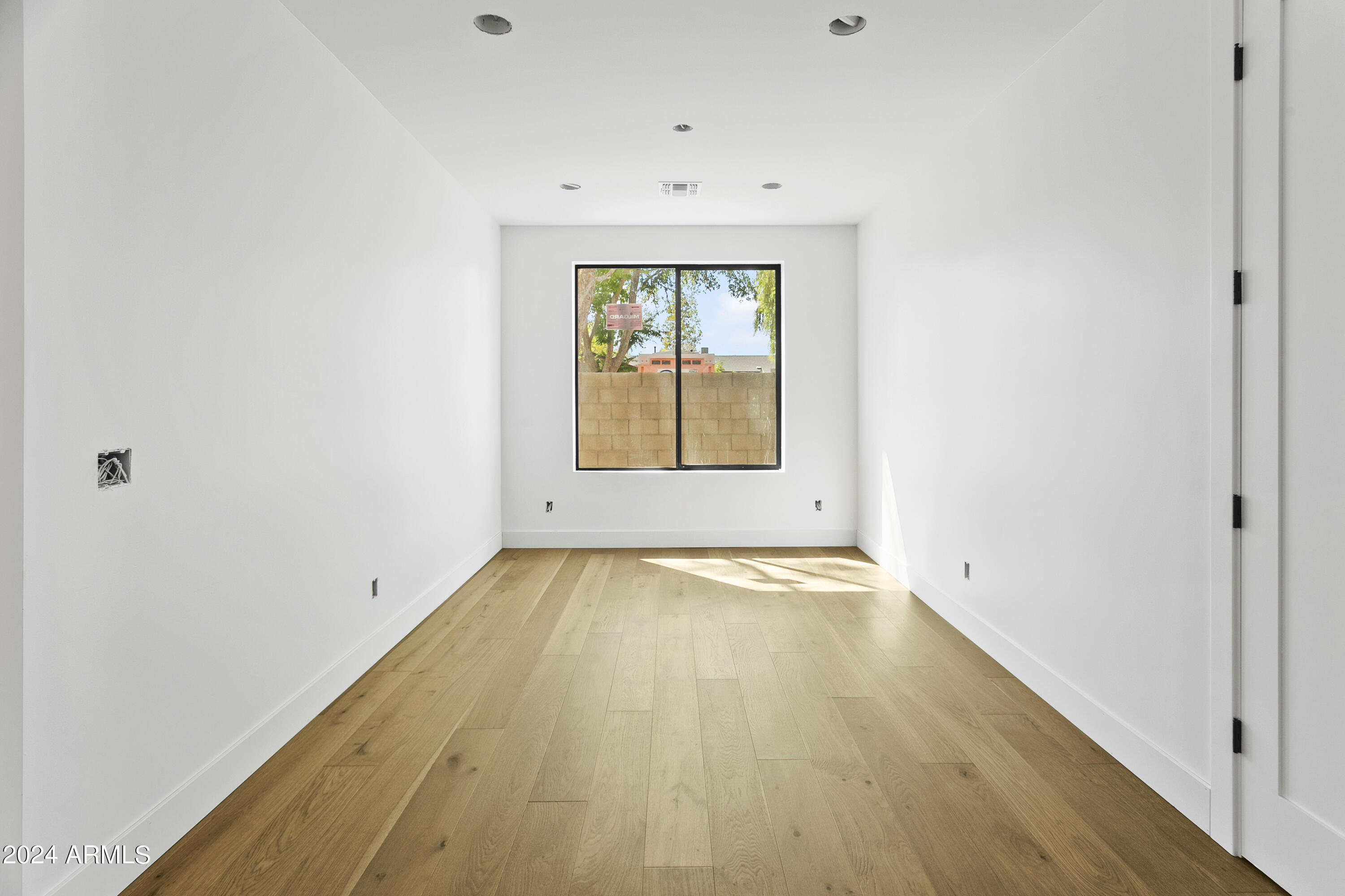 1331 West State Avenue Phoenix, AZ 85021 - Photo 9 of 39 FORMAL DINING AREA