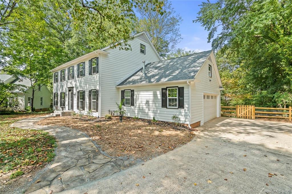 630 Robmont Road Charlotte, NC 28270 - Photo 3 of 45 Gallery Image 3