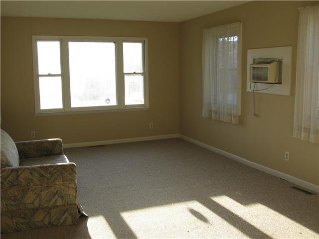 114 Ricks Avenue Greenfield, IN 46140 - Photo 3 of 10