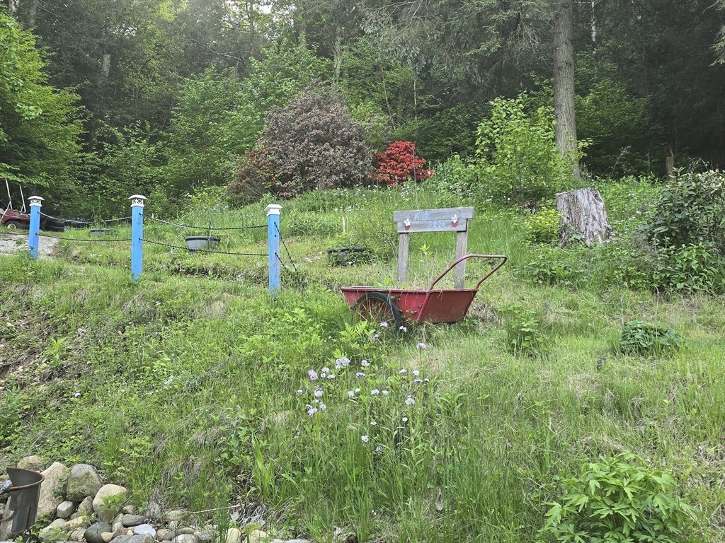 83 Dingley Dell Road Brimfield, MA 01010 - Photo 6 of 27 Gallery Image 6