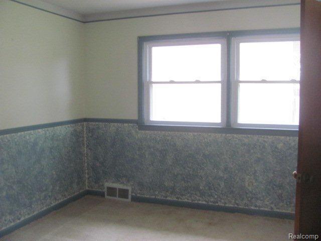 1607 Ladd Road Walled Lake, MI 48390 - Photo 9 of 11 9Bed3