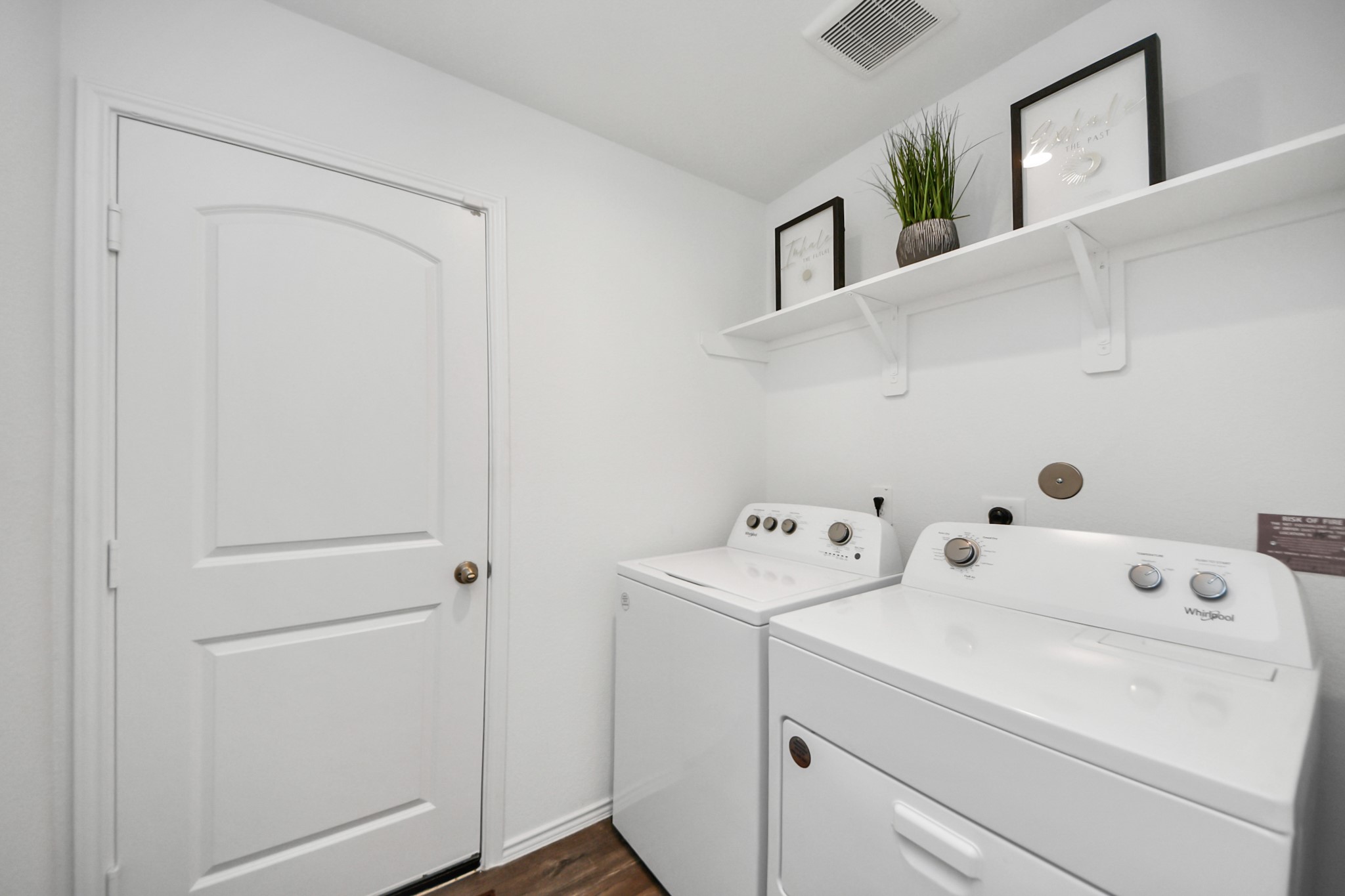 5715 Aspen Acres Drive Spring, TX 77373 - Photo 20 of 24 a utility room with dryer and washer