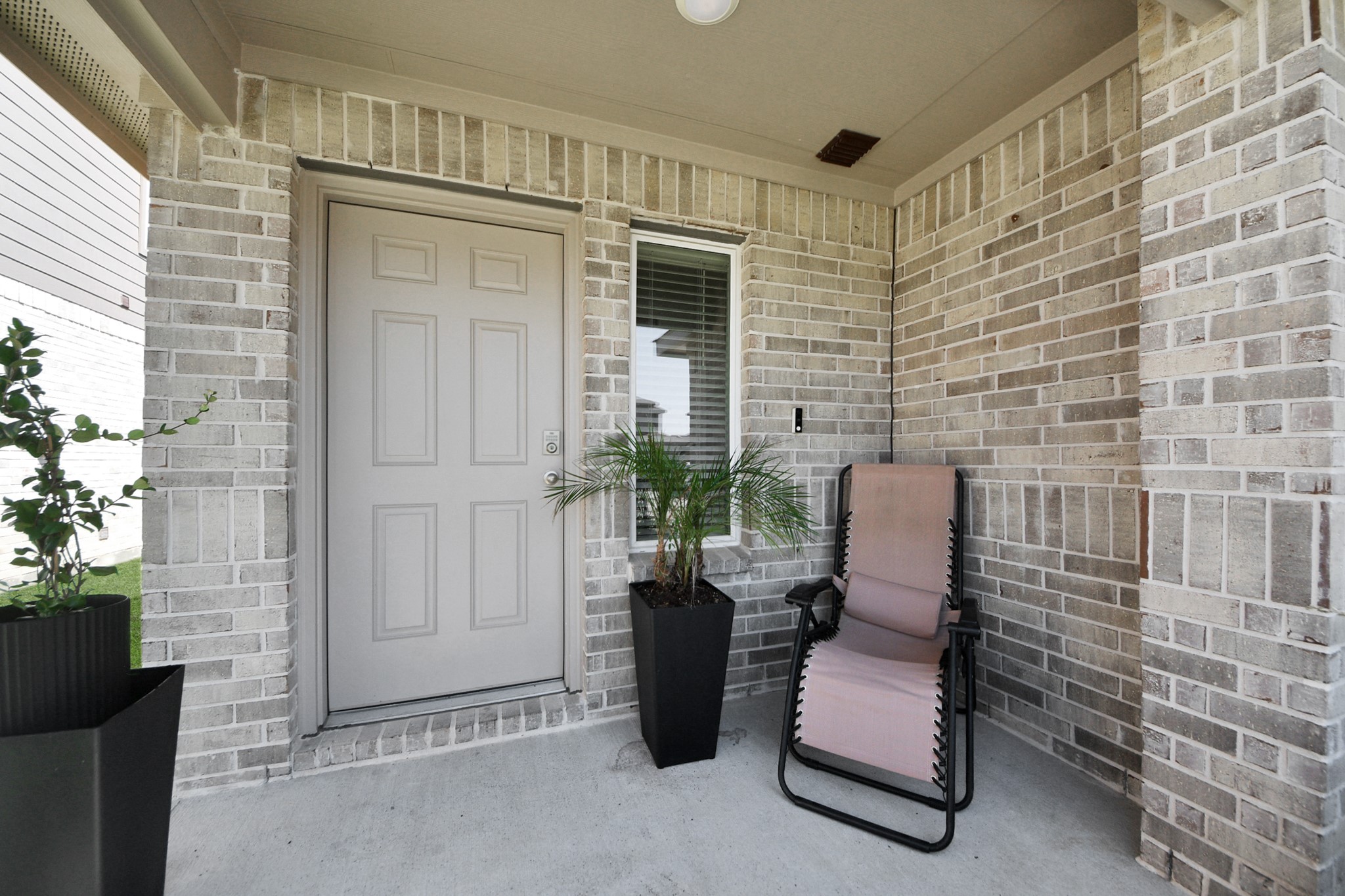 5715 Aspen Acres Drive Spring, TX 77373 - Photo 2 of 24 a view of entryway with livingroom