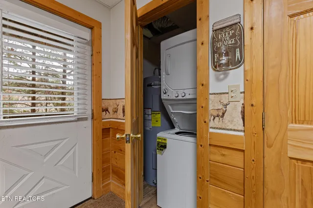 $608,900 | 716 Golden Eagle Way, Pigeon Forge, TN 37863