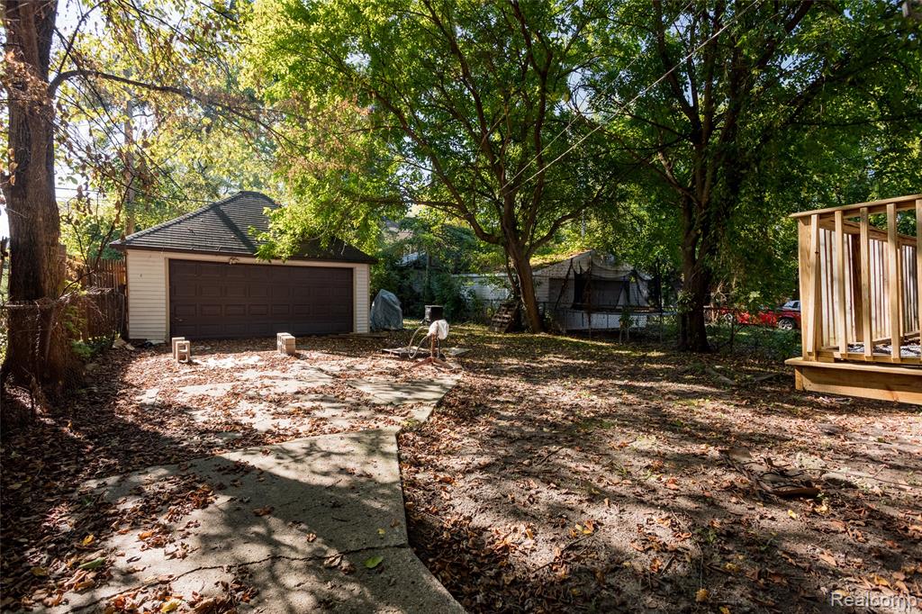 5783 Yorkshire Road Detroit, MI 48224 - Photo 2 of 30