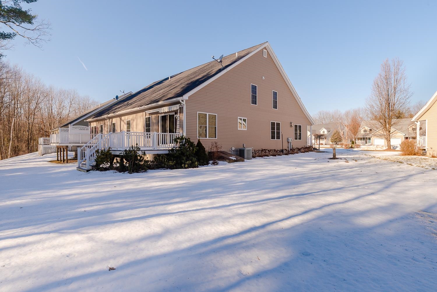 5 Arbor Circle Litchfield, NH 03052 - Photo 4 of 39