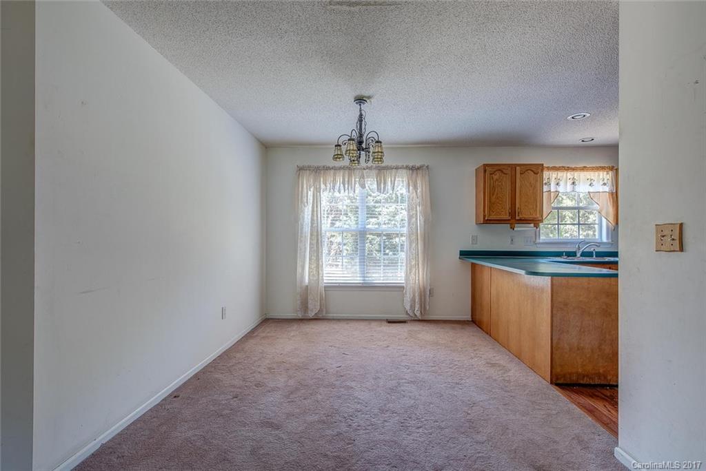 6725 Oakridge Road Clover, SC 29710 - Photo 8 of 24 Gallery Image 8