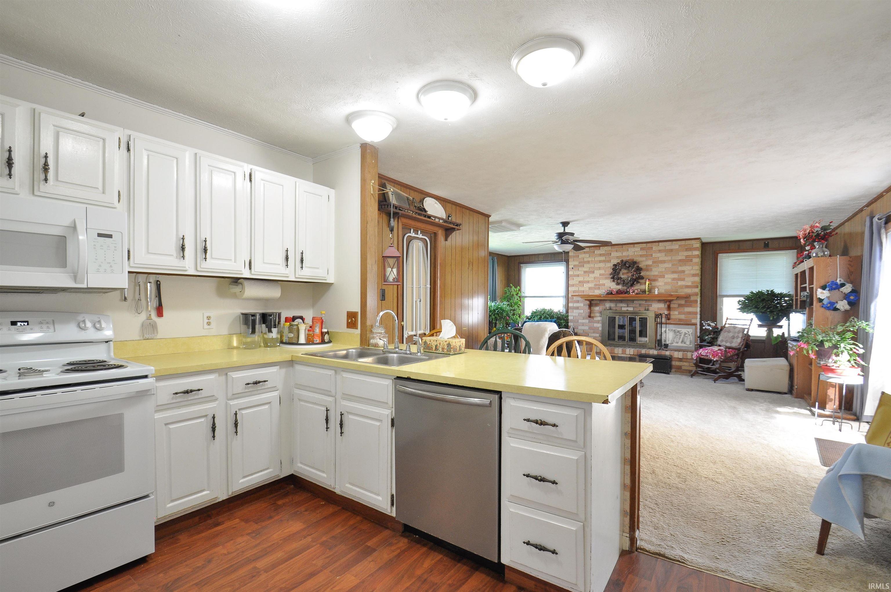 4042 York Road South Bend, IN 46614 - Photo 4 of 29 Gallery Image 4