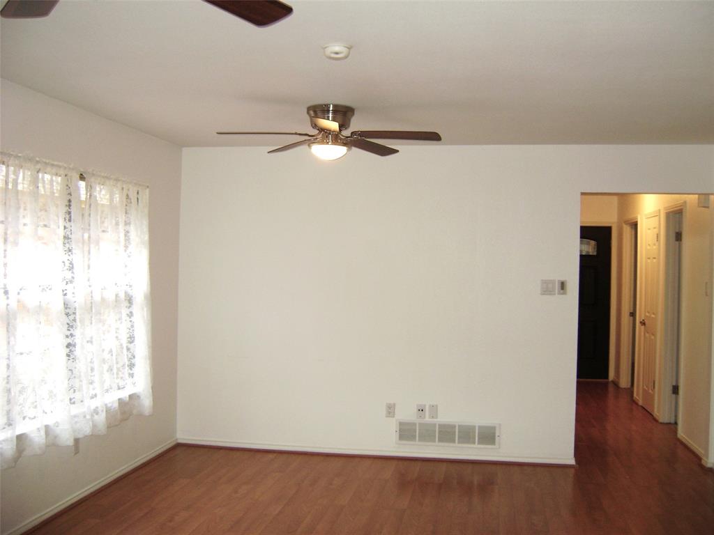 1714 Redbud Lane Euless, TX 76039 - Photo 11 of 23