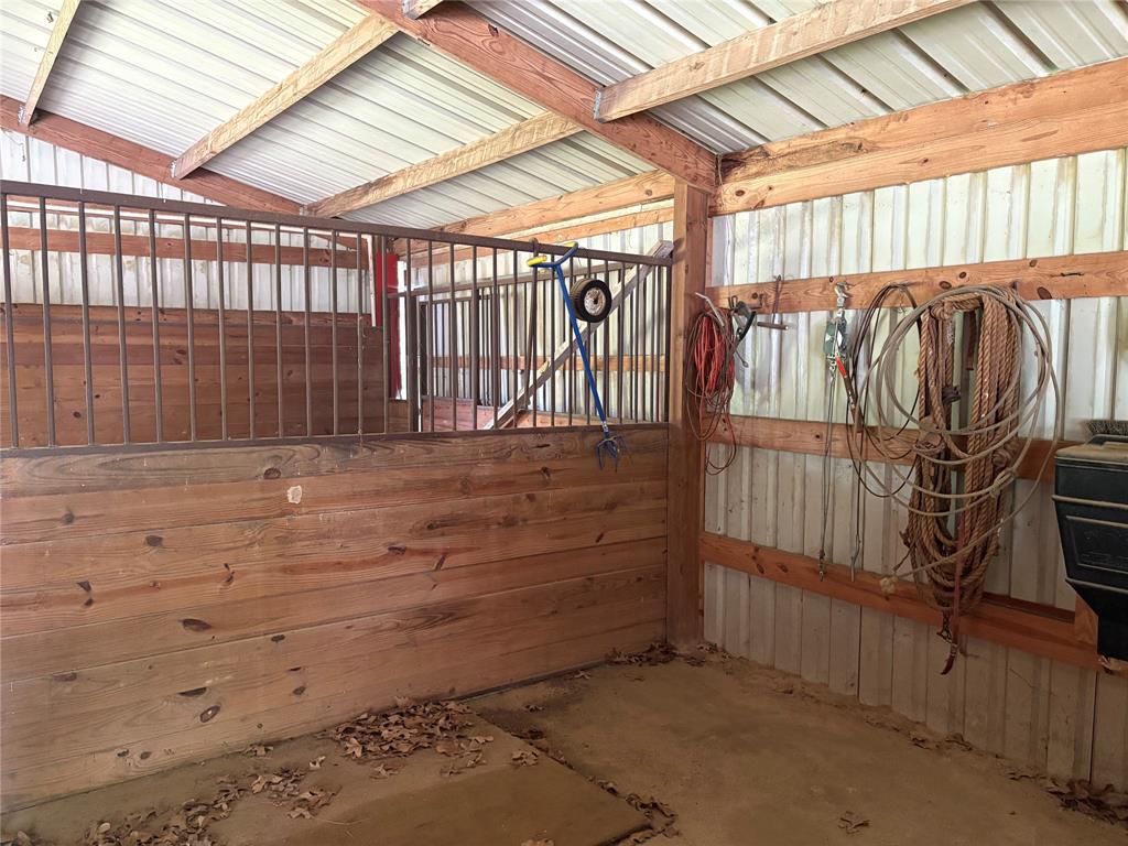 100 Inwood Street Mineola, TX 75773 - Photo 30 of 31 a view of entryway