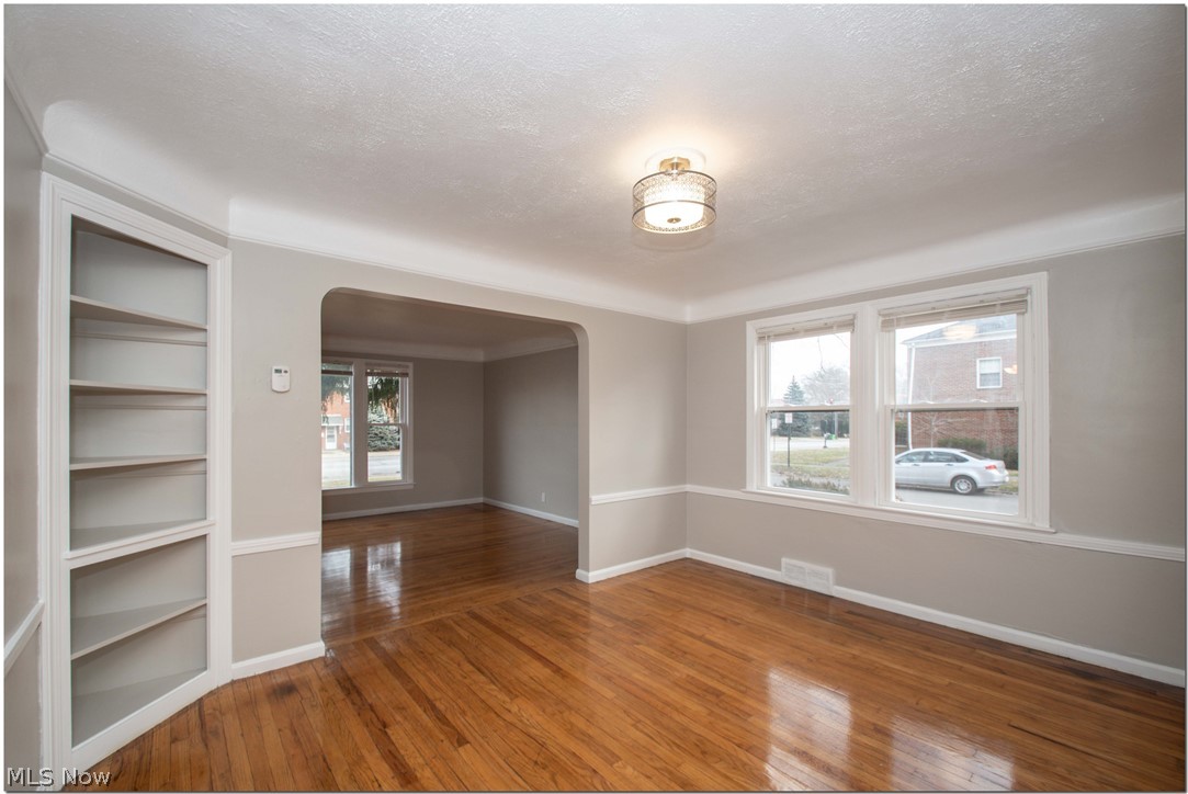 13710 Cedar Road Cleveland, OH 44118 - Photo 9 of 35 Gallery Image 9