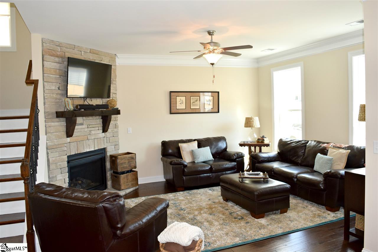 314 Ridenour Avenue Greenville, SC 29617 - Photo 4 of 32 Gallery Image 4
