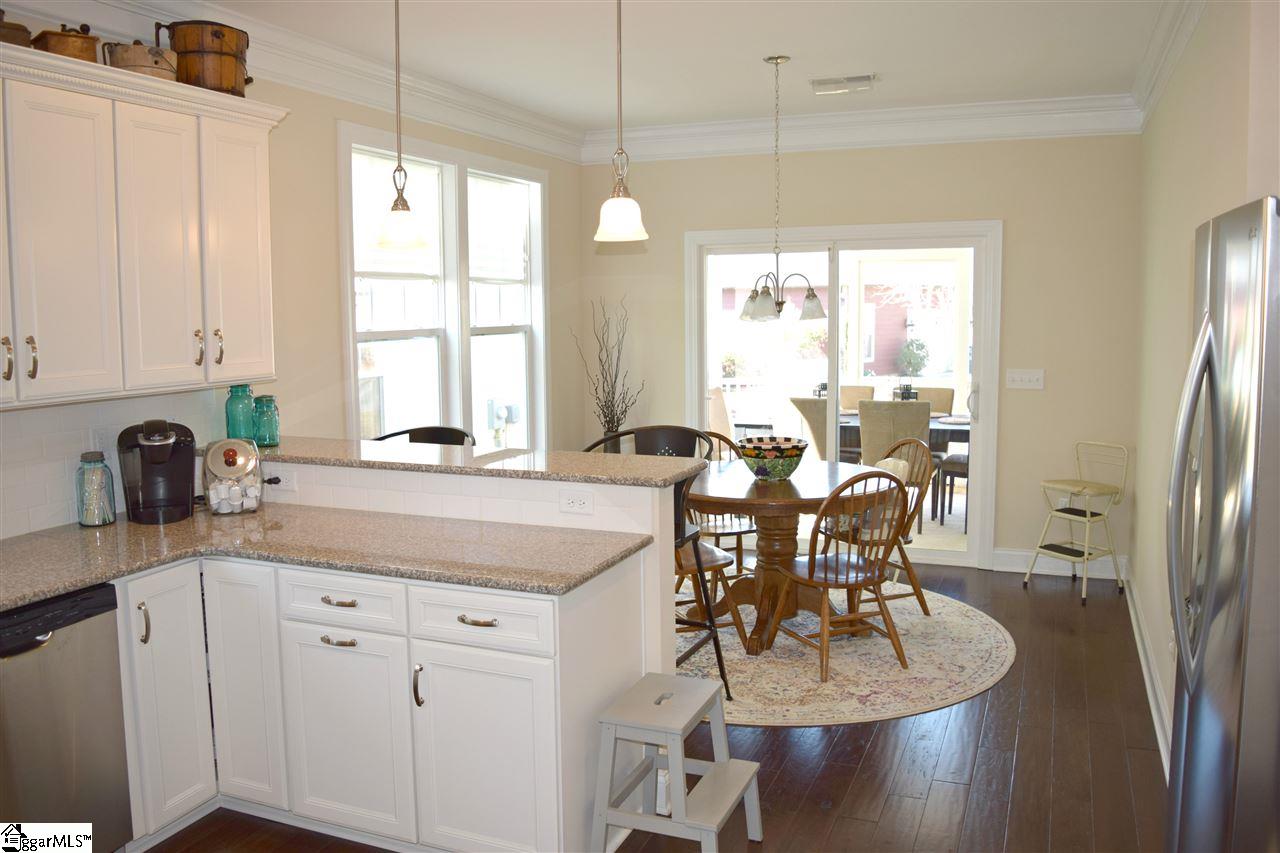 314 Ridenour Avenue Greenville, SC 29617 - Photo 7 of 32 Gallery Image 7