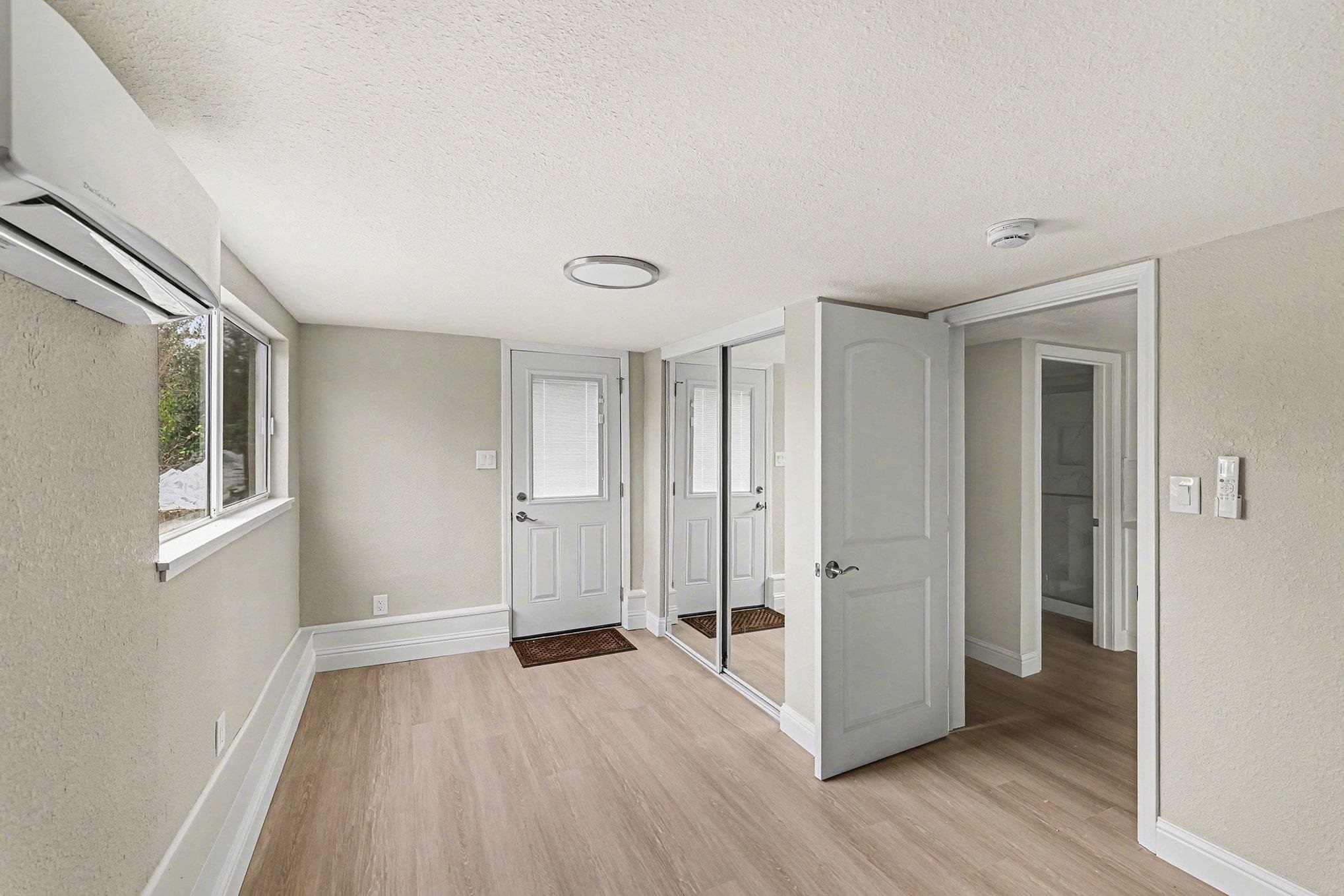 6 Lake Street Pittsburg, CA 94565 - Photo 21 of 29 a view of a livingroom with wooden floor and window