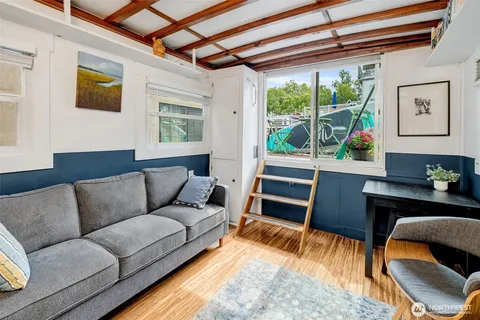 $383,000 | 2143 North Northlake Way, Unit 11, Seattle, WA 98103