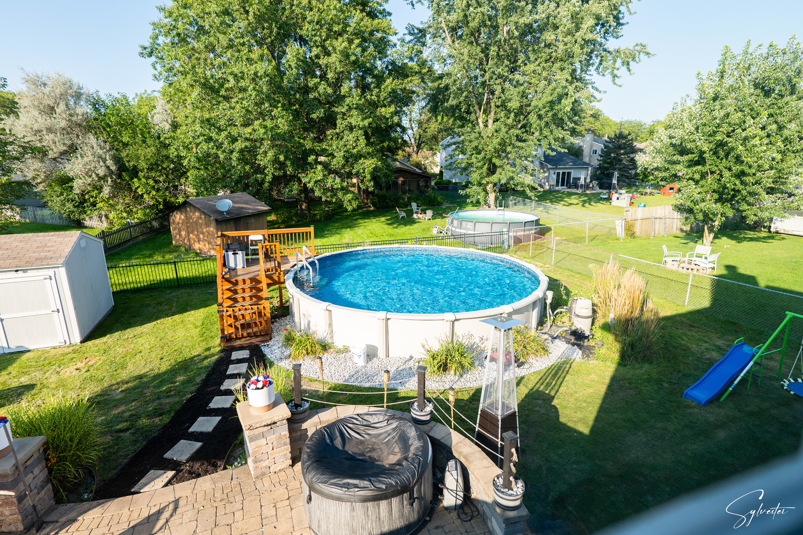 960 Mensching Road Roselle, IL 60172 - Photo 20 of 25 an outdoor space with furniture and garden